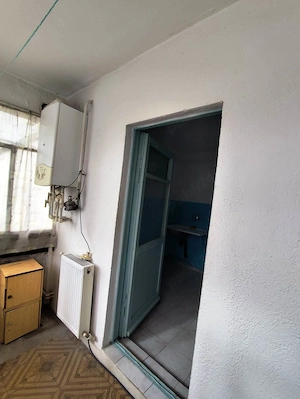 Vand apartament cu 2 camere pe Bulervardul Dorobanti intre Scolilor si Calea Calarasilor - imagine 6