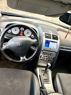 De vânzare .Anul 2008 .Motor 1.6 HDi.210000 km .Automata.Pret 1350 Euro.Negociabil  - imagine 3