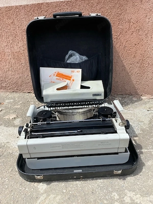 Masina de scris Erika 115 an 1970