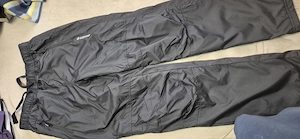 Vand pantaloni de iarna firma lotto.