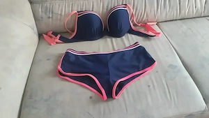 Vând costume de baie