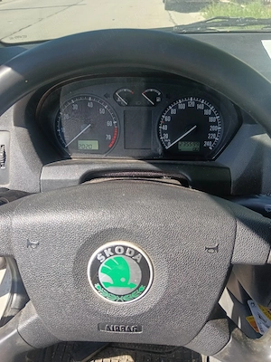 Dezmembrez skoda fabia  - imagine 3
