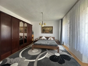 Bocsa Montana, Casa mare la strada principala - imagine 6