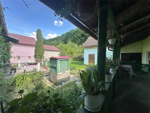 Bocsa Montana, Casa mare la strada principala - imagine 12