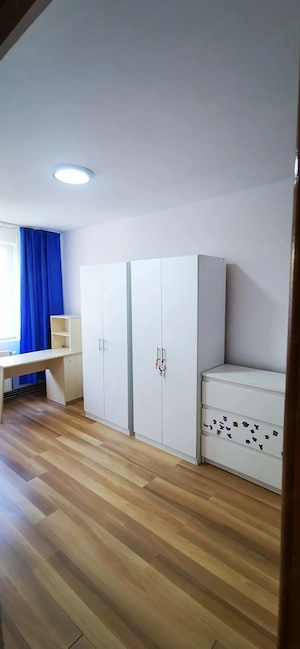 Vand apartament 4 camere Triaj - imagine 8