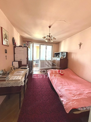 Apartament de vanzare cu 3 camere, 2 bai, 2 balcoane, zona Soarelui - imagine 5