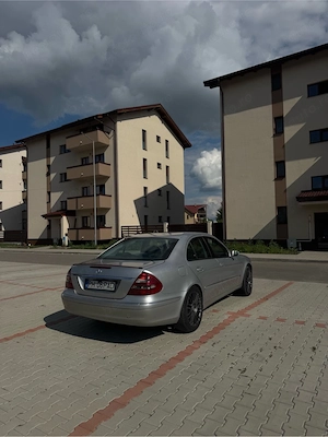 Mercedes-Benz E200 CDI W211   Proprietar de Nou | Automat 5G-Tronic | Investiții Recente - imagine 2