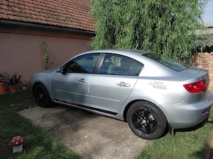 Vând mazda 3 1.6benzină benzină an 2004