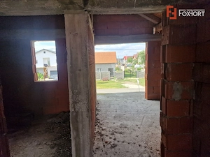 Casa individuala cu 6 camere in constructie in Izvin - imagine 2
