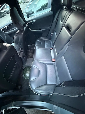 Volvo XC 60 D5 an fabricatie 2014, stare functională și estetică impecabilă. - imagine 3