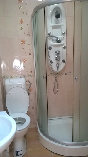 De inchiriat - Apartament 1 camera, zona linistita, terasa cu panorama  7mp - imagine 6