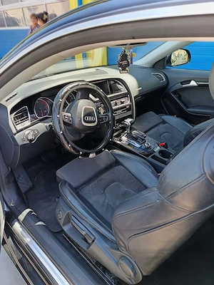 Audi A5 Coupe 2.7 TDI Automată 2011   Negru   200.000 km   - imagine 2