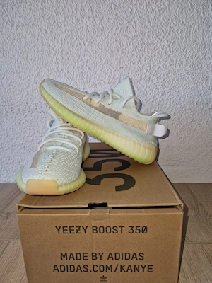 Adidasi Yeezy 350 V2 Lime Green