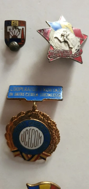 20 Insigne si medalii comuniste - pentru colectionari - imagine 4