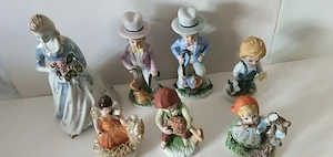 9 Statuete decorative din portelan pictat sau ceramica- Franta