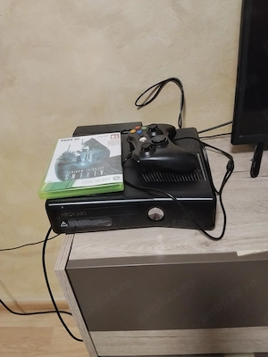 Vând Xbox 360 cu maneta