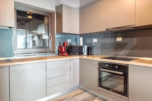 Apartament cu 3 camere, 80 mp, 2 băi, terasă 11 mp, zona Centrala - imagine 8