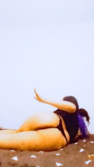 Elly Ellyy