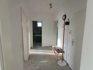 Inchiriez apartament cu 2 camere, dressing si parcare in Avantgarden 3-Bartolomeu - imagine 4
