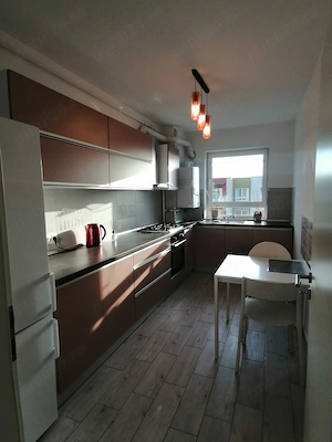 Inchiriez apartament cu 2 camere, dressing si parcare in Avantgarden 3-Bartolomeu - imagine 5