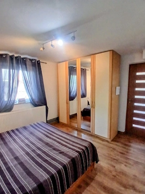 OCAZIE Vand casa cu 3 camere si 2 bai modernizata cu incalzire in pardoseala si semineu pe lemne - imagine 7