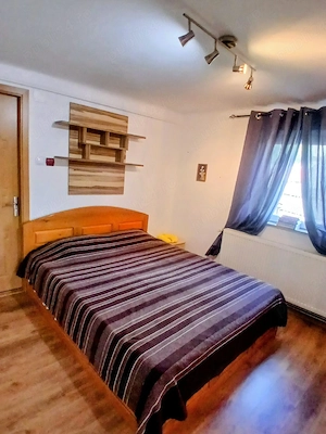 OCAZIE Vand casa cu 3 camere si 2 bai modernizata cu incalzire in pardoseala si semineu pe lemne - imagine 6