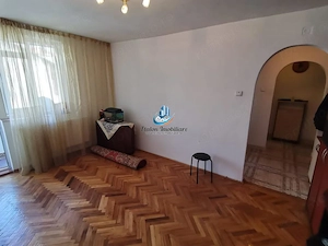Apartament 3 camere, etaj 4, pod, Calea Romanului - imagine 3
