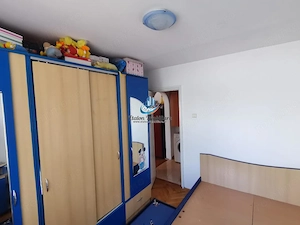 Apartament 3 camere, etaj 4, pod, Calea Romanului - imagine 2