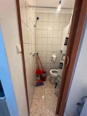 Închiriez apartament o cameră  - imagine 3
