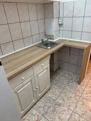 Închiriez apartament o cameră  - imagine 9