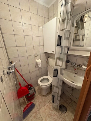 Închiriez apartament o cameră  - imagine 8
