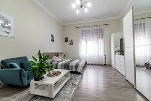 Rezervat Apartament ultracentral cu 4 camere decomandat - imagine 2