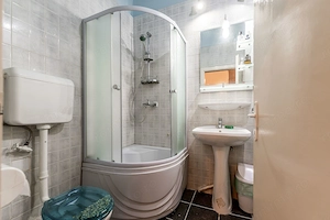 Apartament ultracentral cu 3 camere plus un bonus Comision 0 - imagine 9