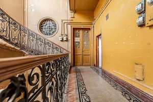 Apartament ultracentral cu 3 camere plus un bonus Comision 0