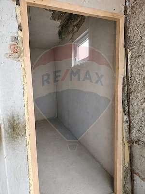 Casă / Vilă cu 2 camere de vânzare - imagine 3