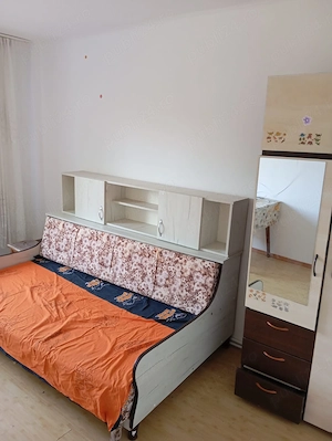 Închiriez garsonieră 