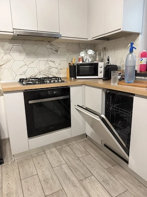 Casa parter, mobilata, 86 mp utili, 200 mp teren, zona Parc-Ungureni - imagine 8