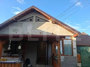 Casa de vanzare, 87 mp, zona Vișioara