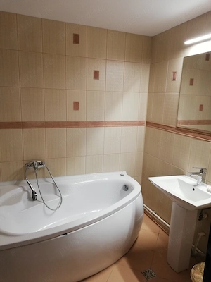 Proprietate, închiriez apartament 2 camere-decomandat  - imagine 4