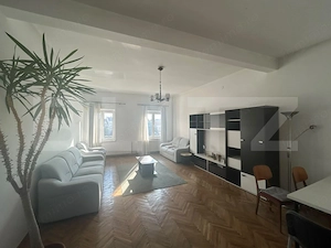 Apartament Spațios, 2 camere, decomandat, Zona Ultracentral - imagine 2