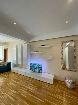 Apartament 2 camere  Balcon și garaj   Central   - imagine 3