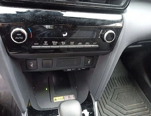 Toyota Yaris Cross Dynamic Hibrid 2025 9300km - imagine 5