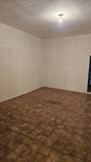 Vand urgent casa la curte,sau inchirez pt spatiu comercial - imagine 4
