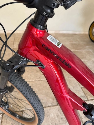 Vând bicicletă - Brandul Cannondale