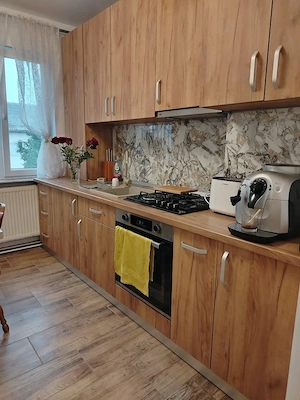 cv 29 Al.Aurora , apartament 3 camere decomandat  - imagine 2