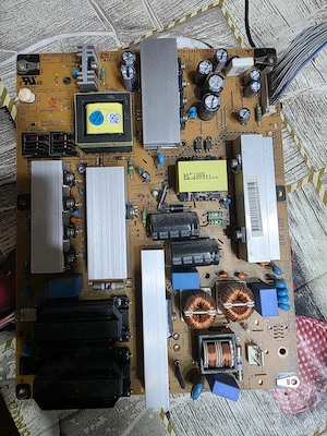 Dezmembrez de pe tv LG 32ld420