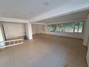 Spatiu Comercial!