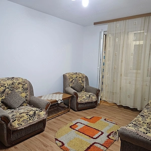 Închiriez apartament