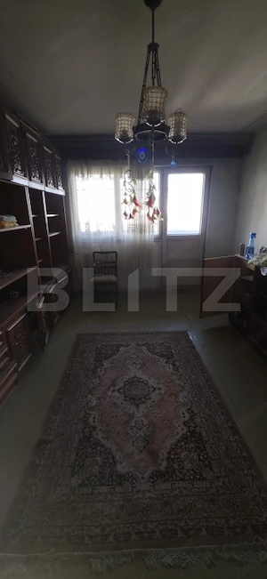 Apartament cu 3 camere, an 1983, zona Caraiman - imagine 2