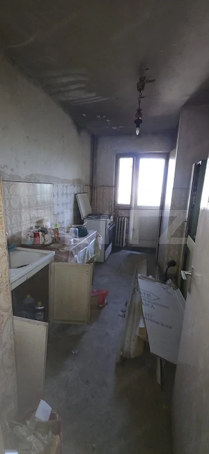 Apartament cu 3 camere, an 1983, zona Caraiman - imagine 5